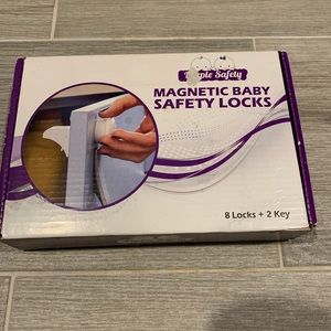 Purple Safety Magnetic Locks 8 locks 2 keys